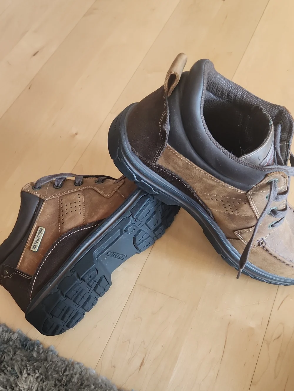 Skechers Men’s Brown Leather Chukka Boots sz 12 waterproof hiking